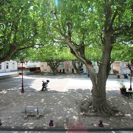 "La Place Du Village" Bedoin Bagian luar foto